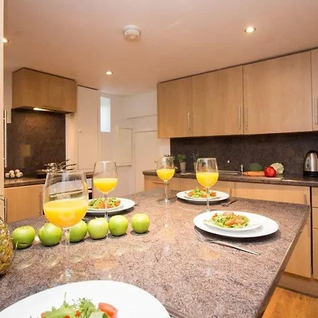 Apartment Diamond-town Street *